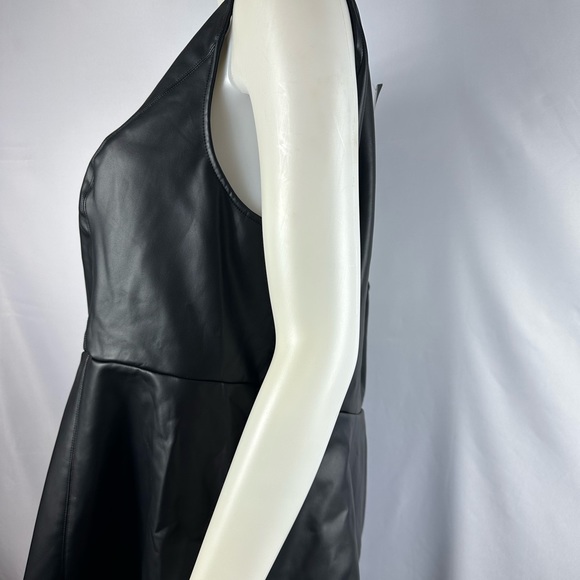 Torrid Peplum Faux Leather Top (torrid size 4) - Picture 5 of 6